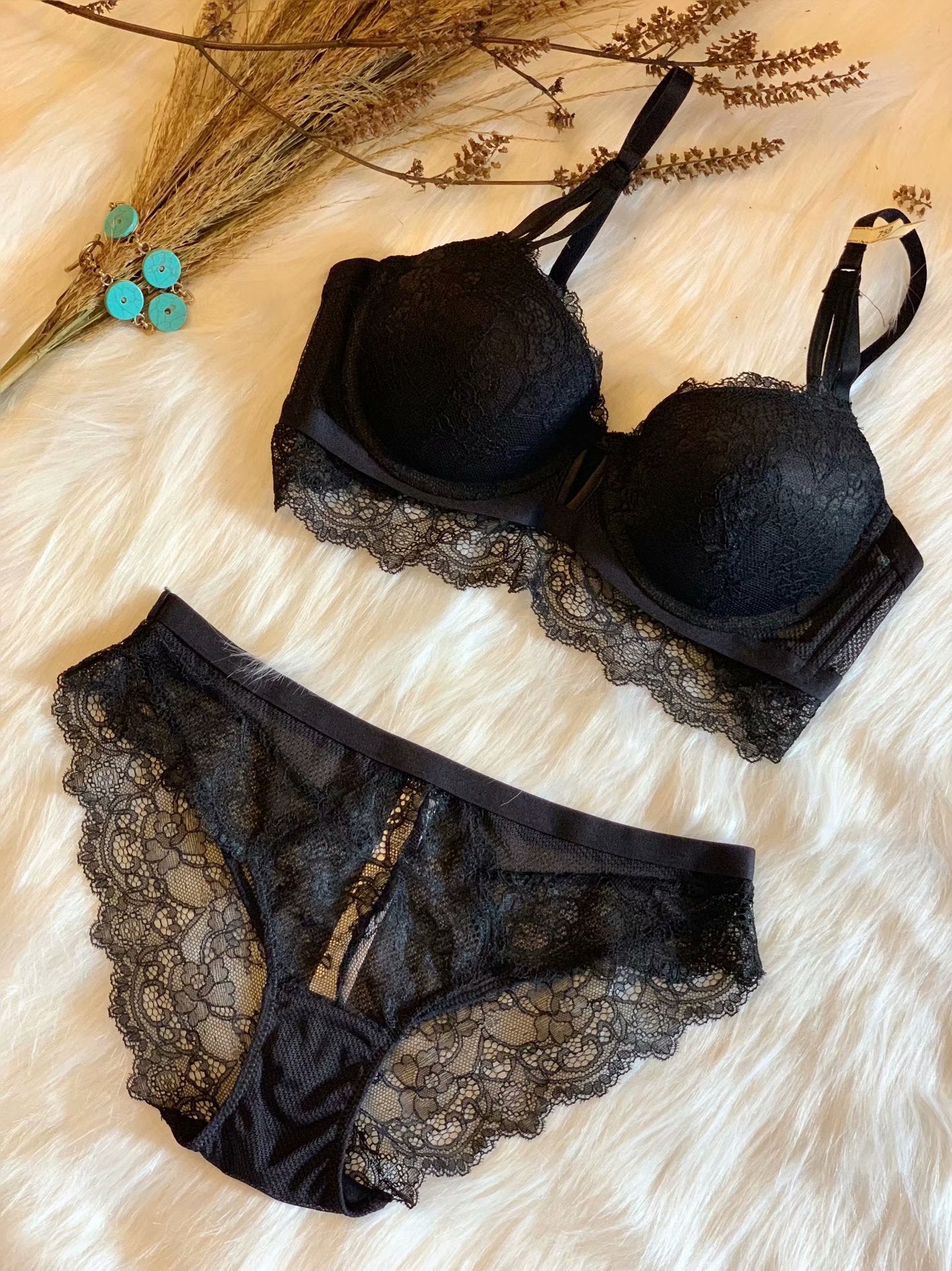 TOP 10 WEDDING LINGERIE FOR BRIDES